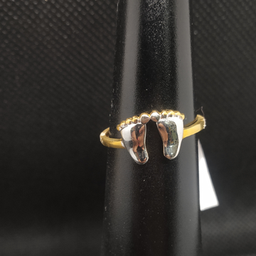 gold ring by S.P. Jewellers