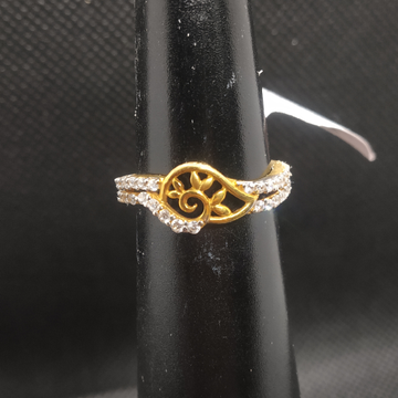 fancy gold ring by S.P. Jewellers