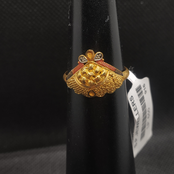 Women gold ring by S.P. Jewellers