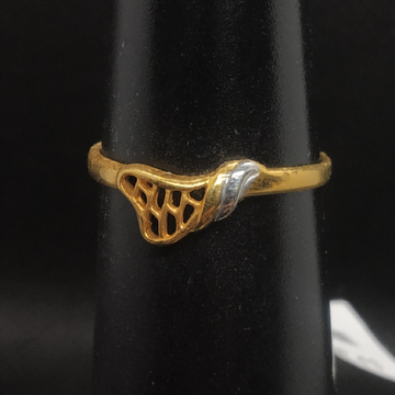 gold ring by S.P. Jewellers