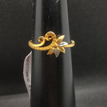 flower gold ring by S.P. Jewellers