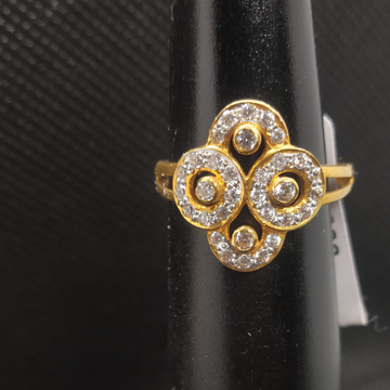 gold diamond ring by S.P. Jewellers