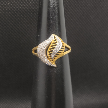 gold diamond ring by S.P. Jewellers