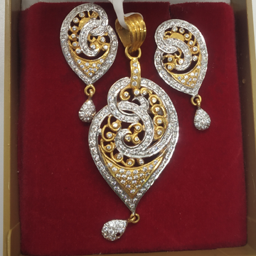 diamond Pendant set by S.P. Jewellers