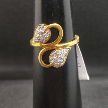 gold diamond ring by S.P. Jewellers