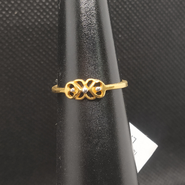 gold ring by S.P. Jewellers