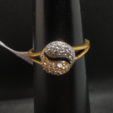 Gold diamond ring by S.P. Jewellers