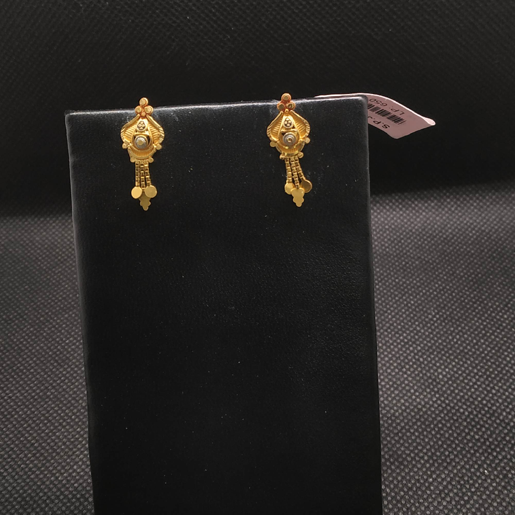 gold earrings