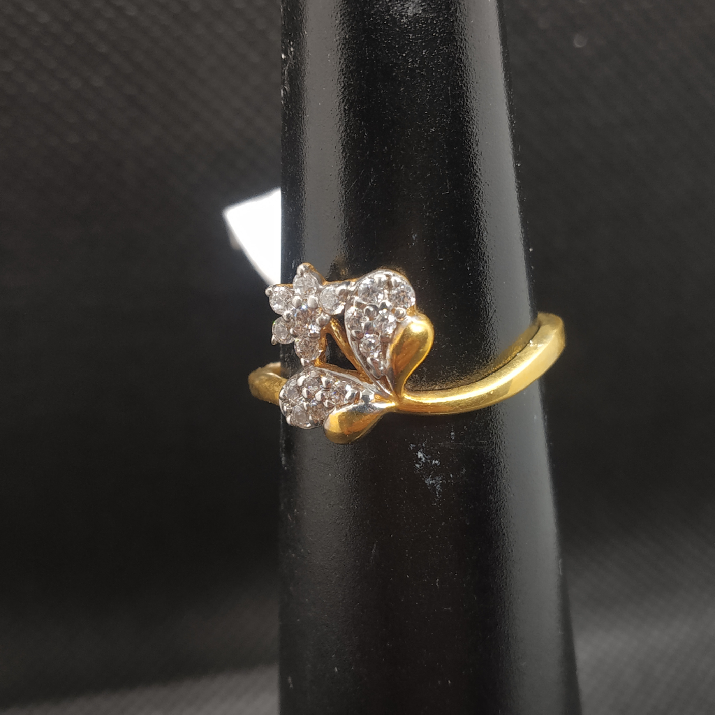 Star diamond gold ring