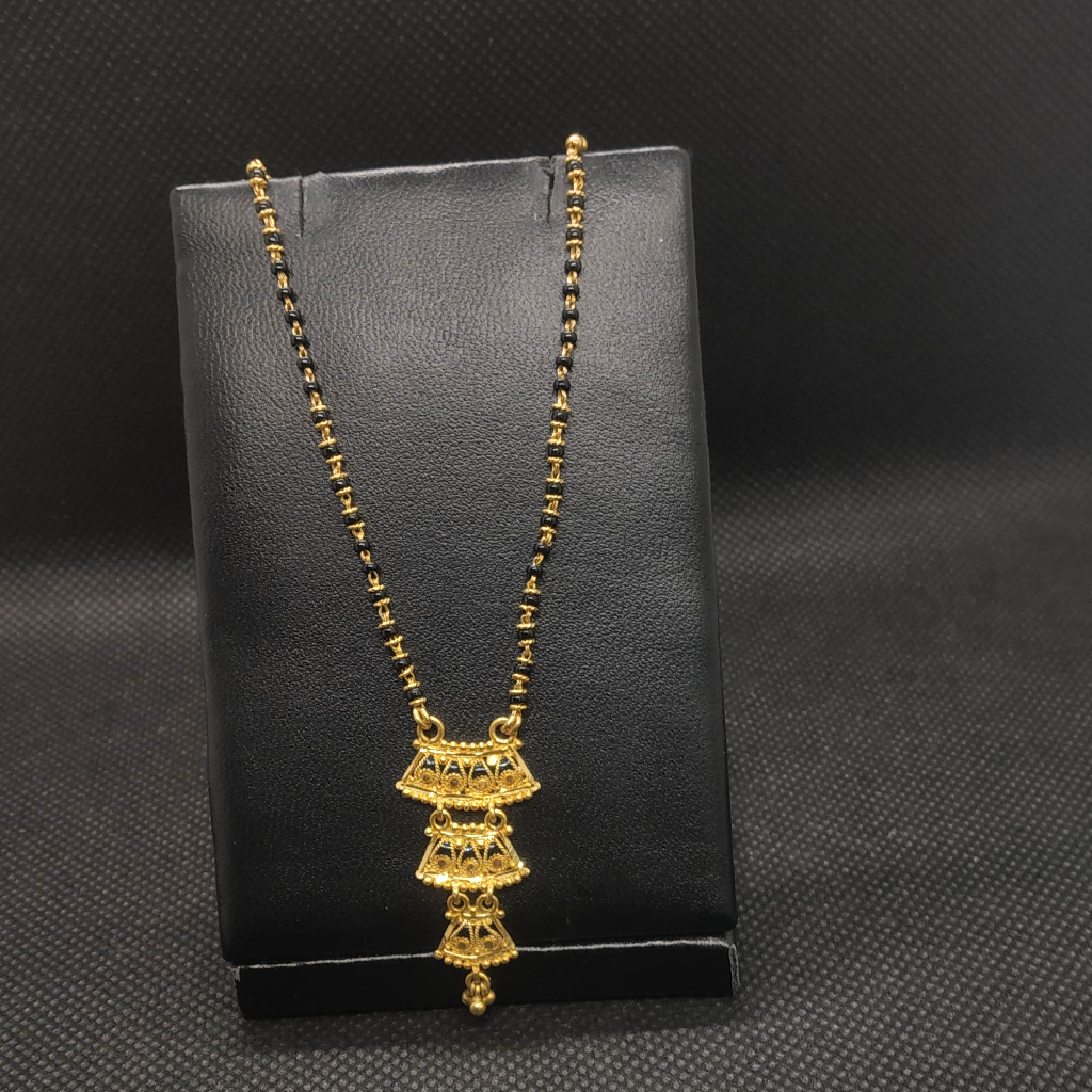 Gold 3 pendant mangalsutra