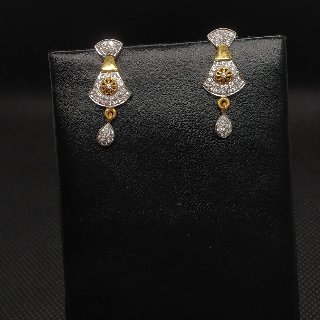 diamond earrings gold