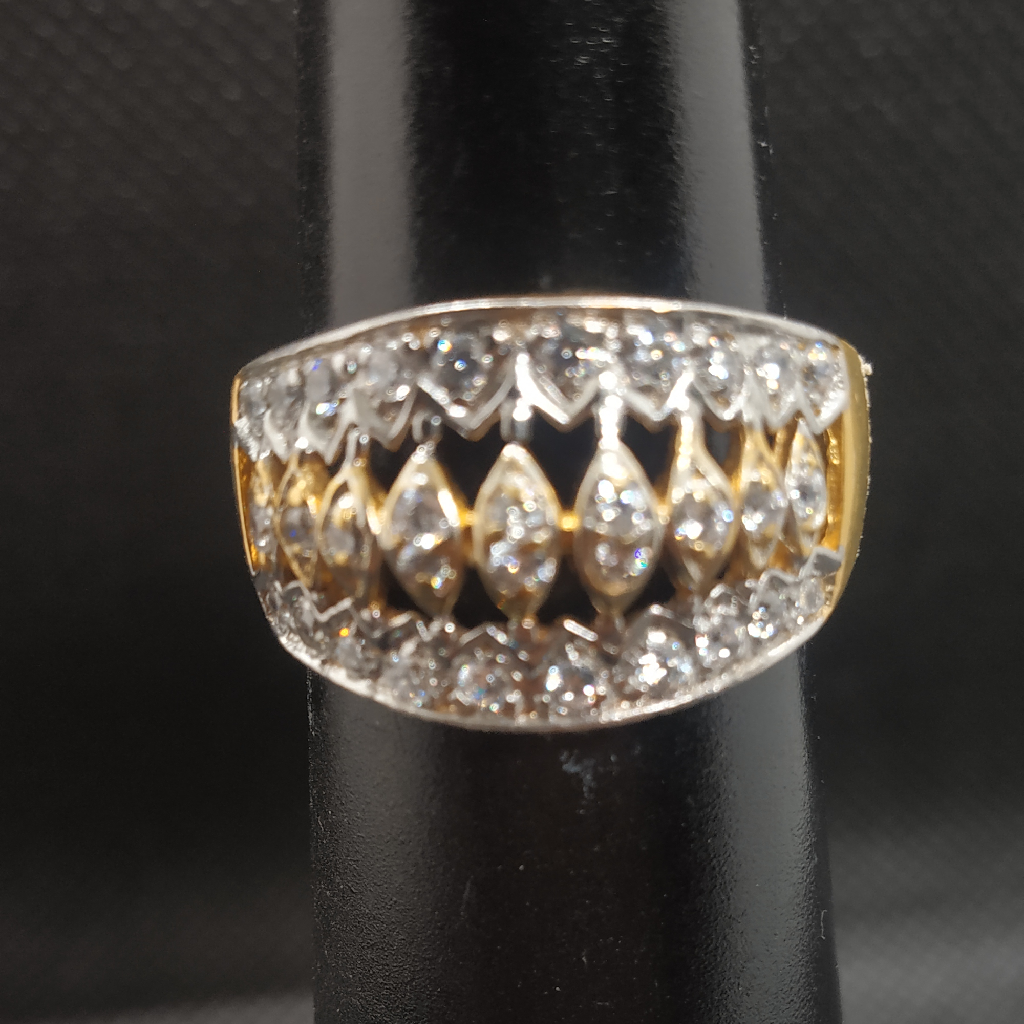 Gold diamond ring